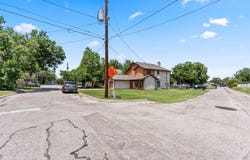 108 LEONA ST, Lockhart, TX 78644