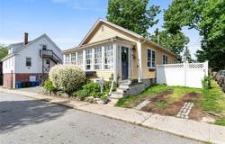 4 Findlay Place, Newport, RI 02840