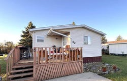 405 31st Ave SE, Minot, ND 58701