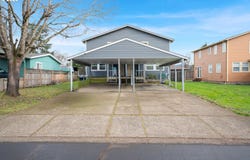215 SMITH Loop, Springfield, OR 97478