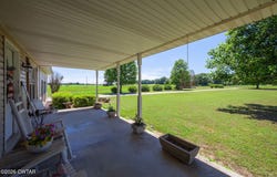 1584 Hawkins Lane, Bells, TN 38006