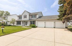 2294 Charleston Court SE, Kentwood, MI 49508