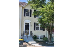 17 VERSAILLES COURT, NEWARK, DE 19702