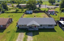 111 S 6th Street, Morris, OK 74445