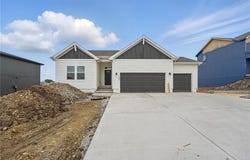 500 Woodview Drive, Raymore, MO 64083