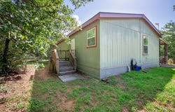 1231 Peach Creek RD, Waelder, TX 78959