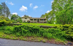 592 Gravel Pond Road, Clarks Summit, PA 18411