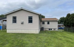 2319 12TH Avenue South, Clinton, IA 52732