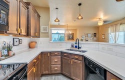 10706 S TOPVIEW Rd, South Jordan, UT 84009