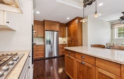70 Hawthorn St, New Bedford, MA 02740