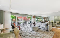 310 W 49th Street, Kansas City, MO 64112