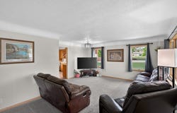 7323 Maple Drive, Urbandale, IA 50322