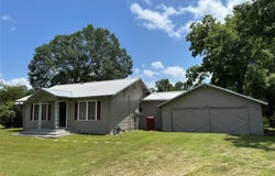 506 Clarksville, Bogata, TX 75417