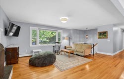 8 Deborah Drive, South Burlington, VT 05403