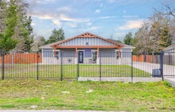 421 Las Lomas Dr, Elgin, TX 78621