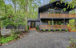 3200 Paul Bunyan Trail, Pocono Pines, PA 18350