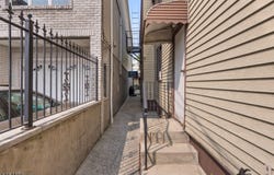 97 Saint Charles St, Newark City, NJ 07105-5034