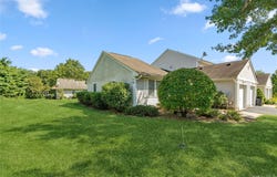 104 Sagaponack Court, Melville, NY 11747