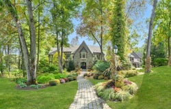 307 Freemans Lane, Franklin Lakes, NJ 07417