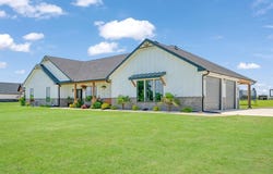 176 Private Road 33082, Sumner, TX 75486