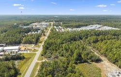 14874 US-331 BUS, Freeport, FL 32439
