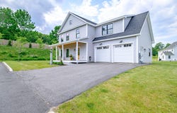 5 Goldfinch Drive, Falmouth, ME 04105