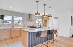 10525 S 5th Avenue, Inglewood, CA 90303