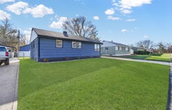 19 Mohawk Drive, Thornton, IL 60476