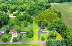 Jacqueline Drive NE, Brookfield, OH 44403