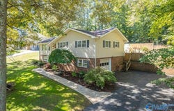 1810 Becky Lane, Scottsboro, AL 35769