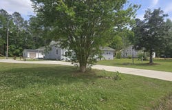 302 Giles Marshburn Road, Burgaw, NC 28425