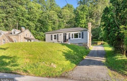 2354 POLK VALLEY ROAD, HELLERTOWN, PA 18055
