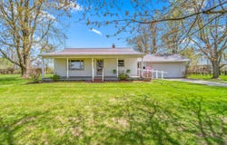 8531 S Waldron Road, Pittsford, MI 49271