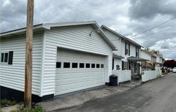 42 Walnut Ave, Dunbar, PA 15431