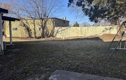 1424 E 1st Ave, Winfield, KS 67156