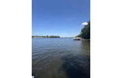 1018 and 1020 Pueblo Pass, Lake Isabella, MI 48893