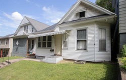 708 E 8th St, Muscatine, IA 52761