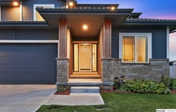 925 Elm Circle, Springfield, NE 68059