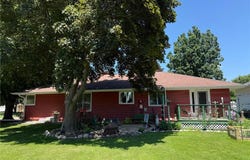 498 7th Street SW, Wells, MN 56097