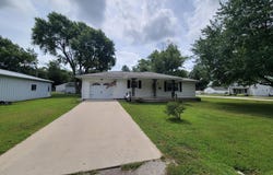 429 WEAVER Street, Nokomis, IL 62075