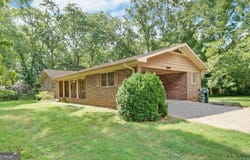 290 Hartwell, Lavonia, GA 30553