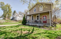 37 S Cedar Street, Geneva, OH 44041