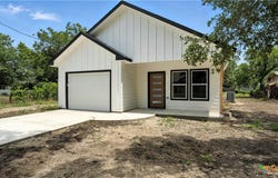 1420 Harwood Street, Gonzales, TX 78629