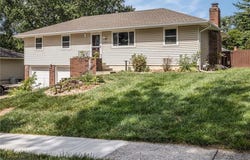 2005 Manor Place, Blue Springs, MO 64015