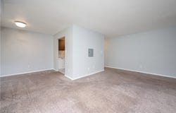 10790 Ravenna Road unit: 302, Twinsburg, OH 44087