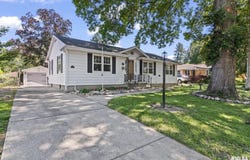 924 WESTVIEW Drive, Springfield, IL 62704-0000