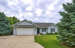 1567 MEADOW HEIGHTS Circle, NEENAH, WI 54956