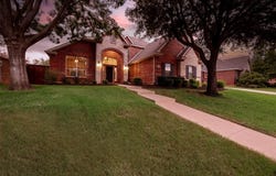 9039 Christopher Street, Lantana, TX 76226