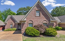 538 Fairway Oaks Drive, Hernando, MS 38632