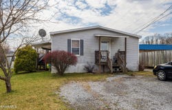 1094 Chestnut Street, Claysburg, PA 16625